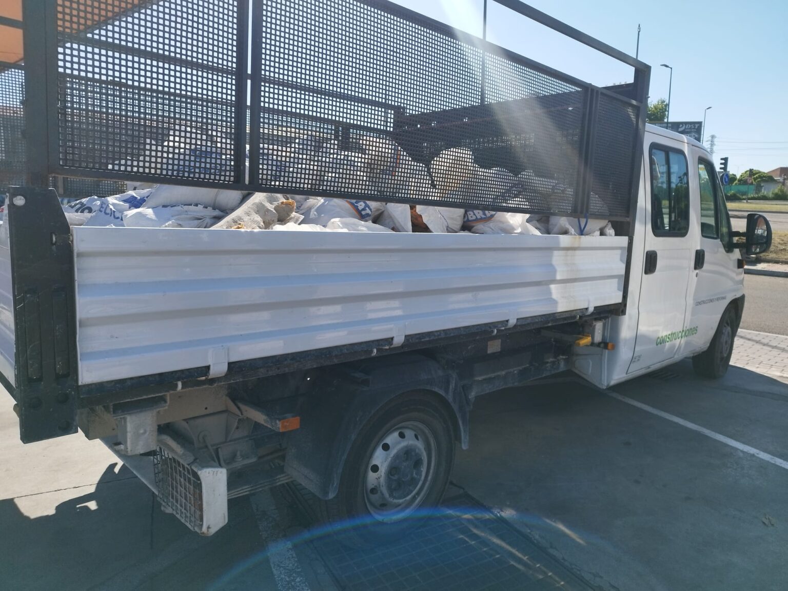 Desescombro y retirada de enseres a punto limpio autorizado en Valladolid